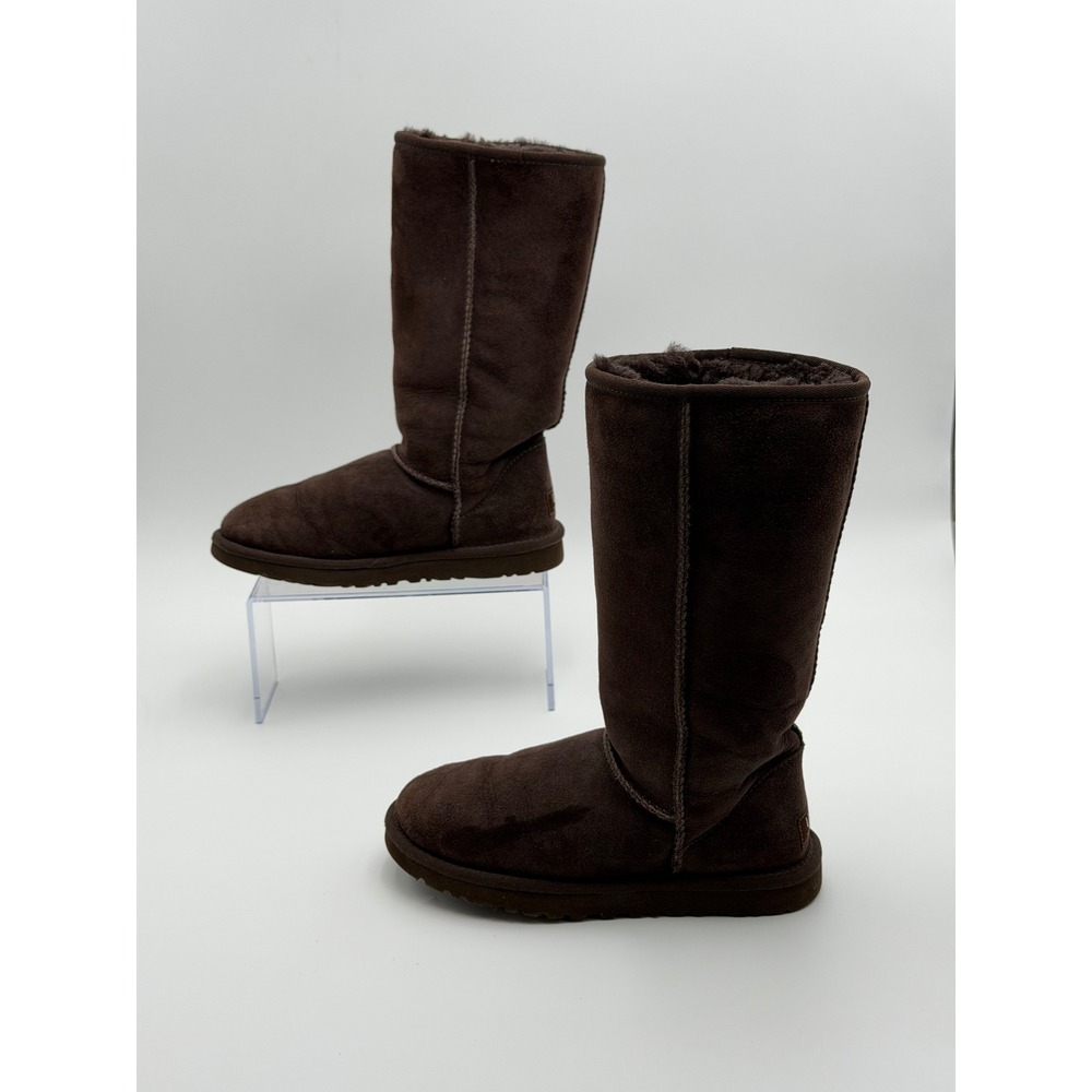 UGG Classic Tall Womens 7 Chocolate Suede Sheepskin Lined Pull On Boots 5815